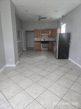 2243 S Sawyer Ave in Chicago, IL - Building Photo - Building Photo