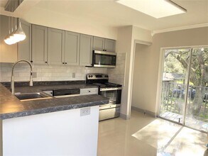 7919 Lakeshore Dr in Tampa, FL - Building Photo - Building Photo