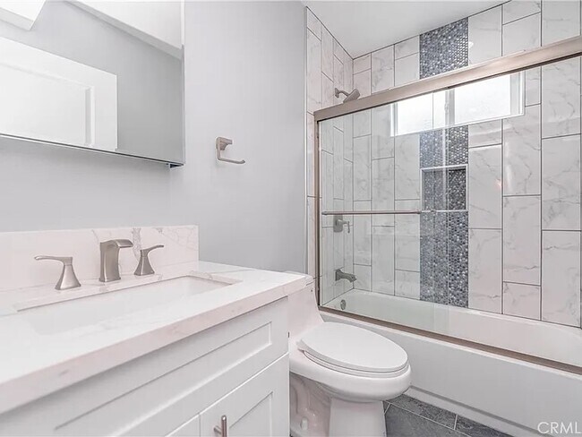 1265 E Adams Blvd in Los Angeles, CA - Building Photo - Building Photo