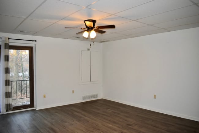 38365 North Ln in Willoughby, OH - Foto de edificio - Building Photo