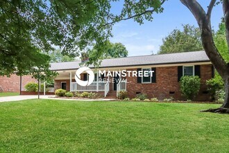663 Sunridge Dr in Lincolnton, NC - Building Photo - Building Photo