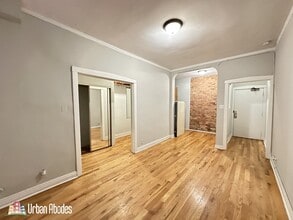 515 W Melrose St, Unit A05C in Chicago, IL - Foto de edificio - Building Photo