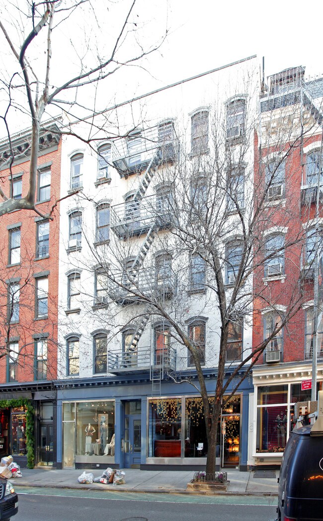 377-379 Bleecker St in New York, NY - Building Photo - Building Photo