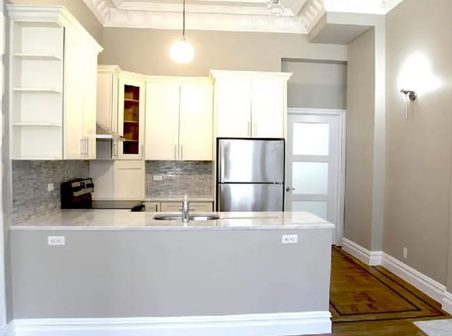38 E 73rd St, Unit 3R in New York, NY - Foto de edificio - Building Photo