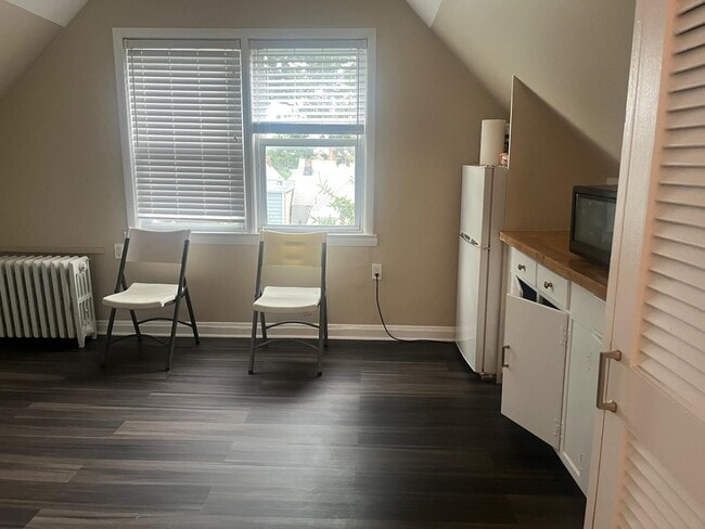 97 W 54th St, Unit 1 in Bayonne, NJ - Foto de edificio - Building Photo