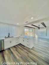 31342 Club Vista Ln in Bonsall, CA - Building Photo - Building Photo