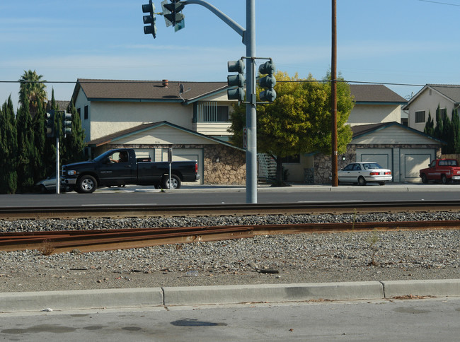 3591 Lafayette St in Santa Clara, CA - Foto de edificio - Building Photo