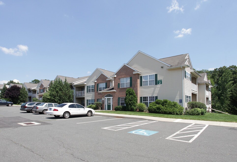 Orford Village Commons Apartments and Nearby Manchester Apartments For