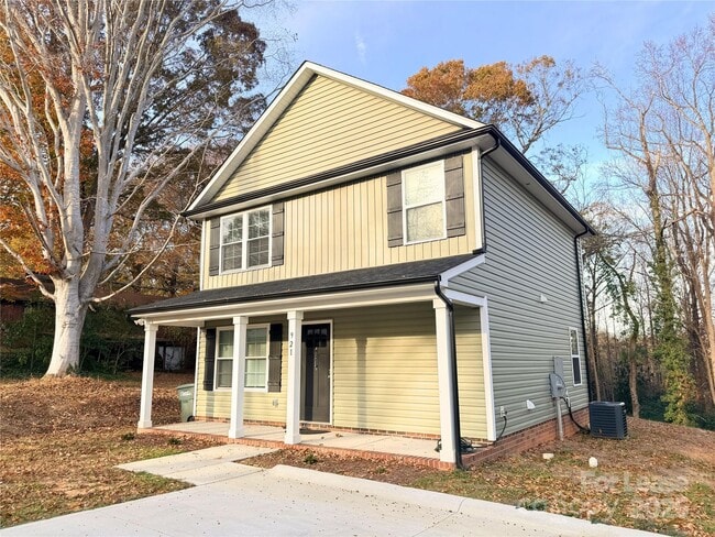 921 Pineridge St SE in Concord, NC - Building Photo - Building Photo
