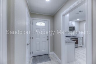 4349 E 57th St in Tulsa, OK - Foto de edificio - Building Photo
