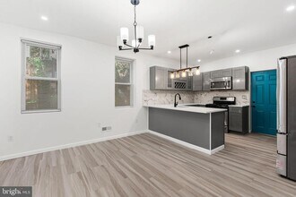 5514 Broomall St in Philadelphia, PA - Building Photo - Building Photo