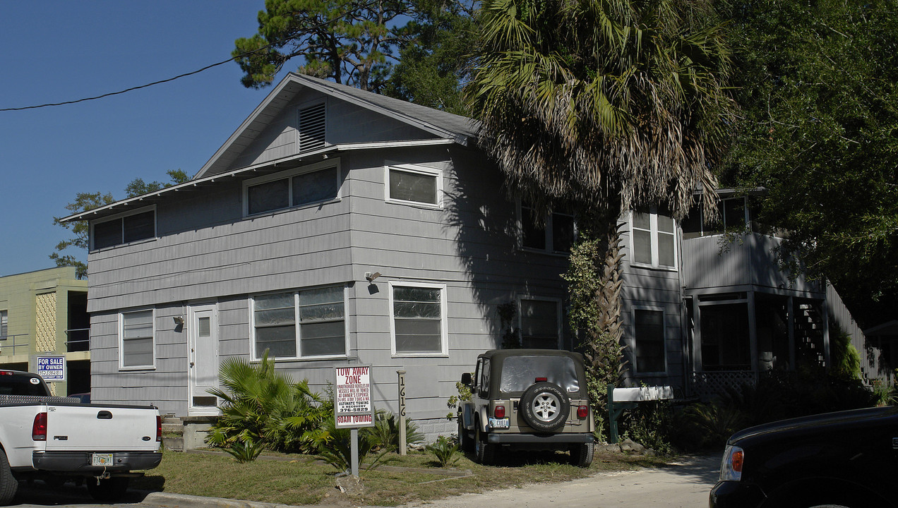 1616 NW 3rd Ave in Gainesville, FL - Foto de edificio