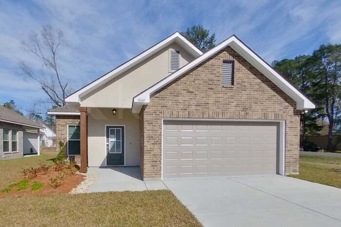 14049 Barrington Ave in Walker, LA - Building Photo