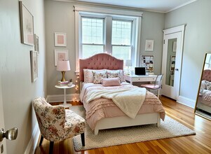 330 St Paul St, Unit 6 in Brookline, MA - Foto de edificio - Building Photo