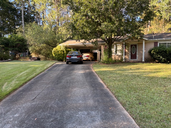 2311 Chestnut Log Pl in Lithia Springs, GA - Building Photo - Building Photo