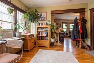 39 Thurston St, Unit 3 in Somerville, MA - Foto de edificio - Building Photo