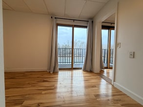 1011 River Dr, Unit 205-C in Livingston, MT - Building Photo - Building Photo