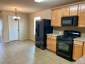 7505 Cedar Edge Dr in Austin, TX - Building Photo - Building Photo
