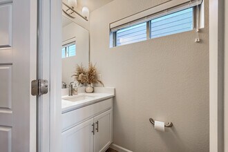 5813 Boston St in Denver, CO - Building Photo - Building Photo