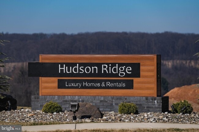 426 Cadbury Dr in Red Lion, PA - Foto de edificio - Building Photo