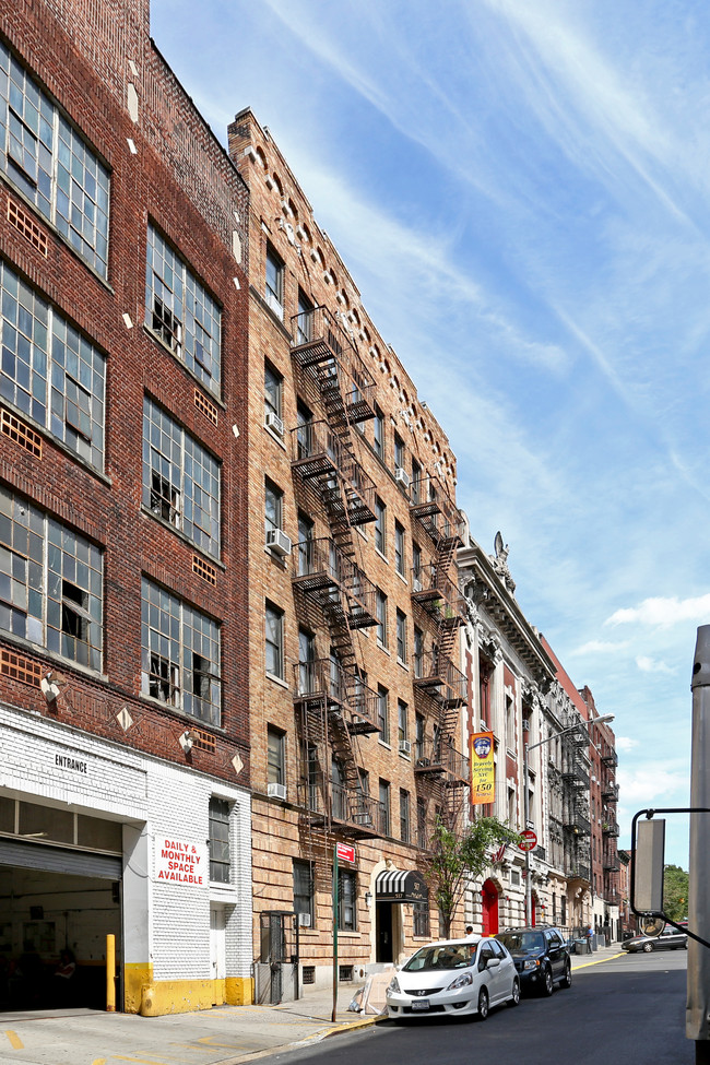 517 W 161st St in New York, NY - Foto de edificio - Building Photo