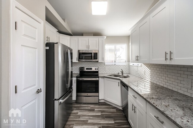 921 S Val Vista Dr in Mesa, AZ - Building Photo - Building Photo