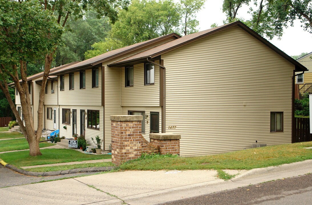 1477 Arkwright St in St. Paul, MN - Building Photo