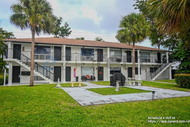 2801 NE 49th St in Fort Lauderdale, FL - Building Photo - Building Photo