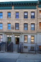 562 W 183rd St in New York, NY - Building Photo - Building Photo