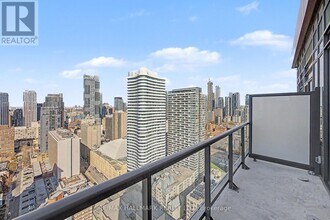 308 Jarvis St in Toronto, ON - Building Photo - Building Photo