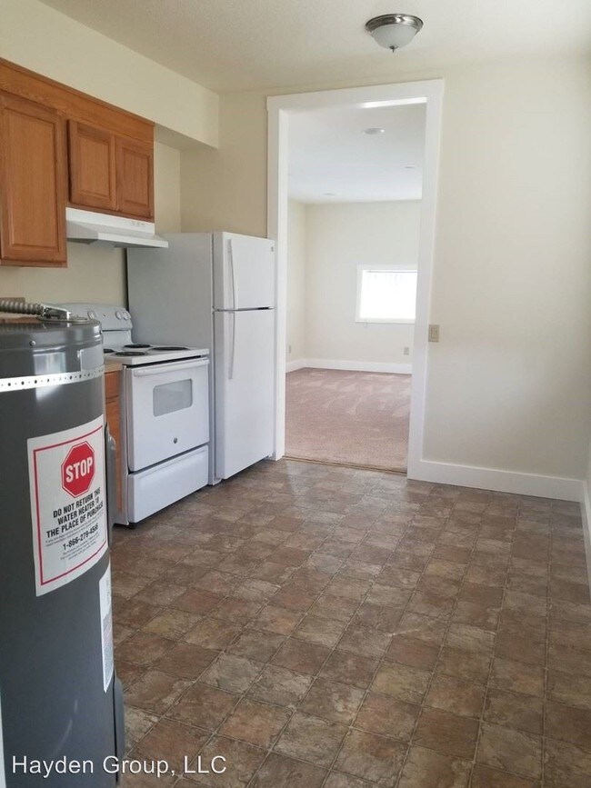 374 SE Walnut St-Unit -#3 in Hillsboro, OR - Foto de edificio - Building Photo
