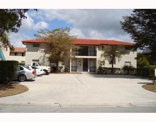 11501 NW 43rd St in Coral Springs, FL - Building Photo