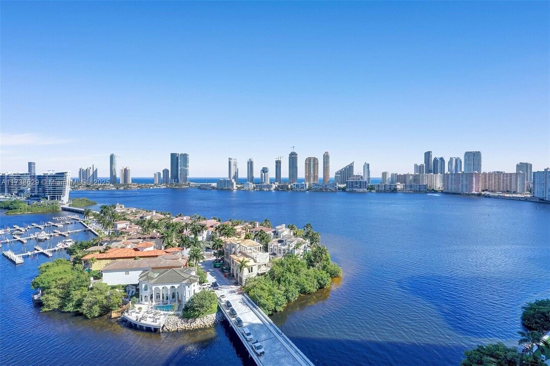 6000 Island Blvd in Aventura, FL - Building Photo