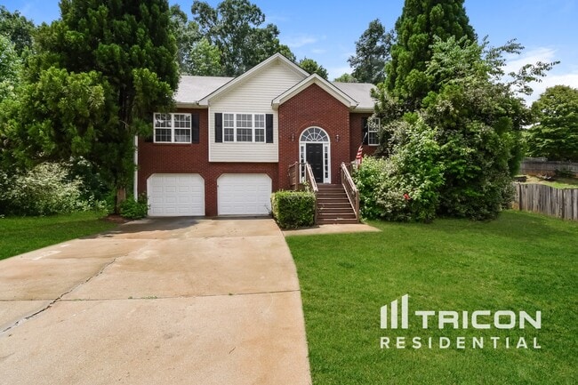 property at 6821 Hickory Hollow Dr