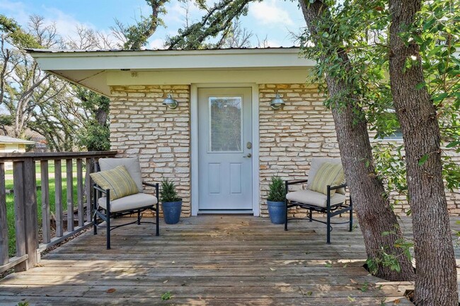 24807 Whitney Dr in Spicewood, TX - Building Photo - Building Photo