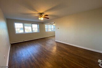 35 S Willow St in Montclair, NJ - Building Photo - Building Photo