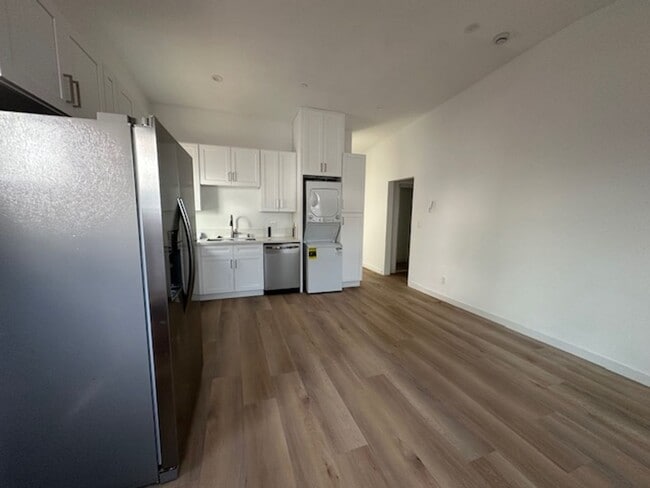 19432 1/2 Keswick St in Los Angeles, CA - Building Photo - Building Photo