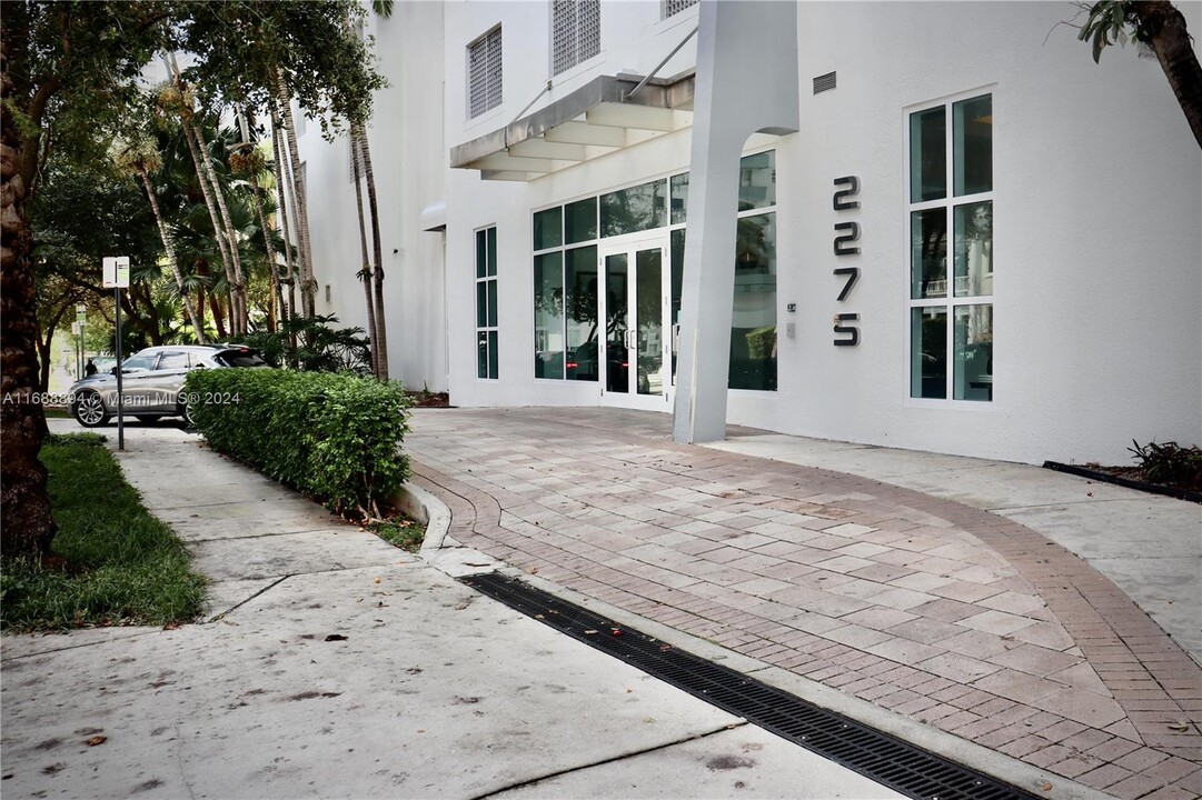 2275 Biscayne Blvd, Unit 1001 in Miami, FL - Foto de edificio