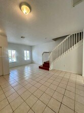 10760 NW 82nd Terrace in Doral, FL - Building Photo - Building Photo