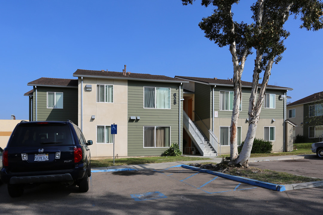 Otay Villas in San Diego, CA - Building Photo