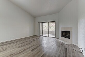 5056 S Rainbow Blvd in Las Vegas, NV - Building Photo - Building Photo