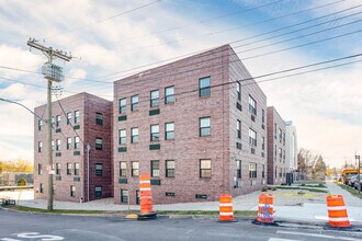 8820 Avenue J in Brooklyn, NY - Foto de edificio - Building Photo