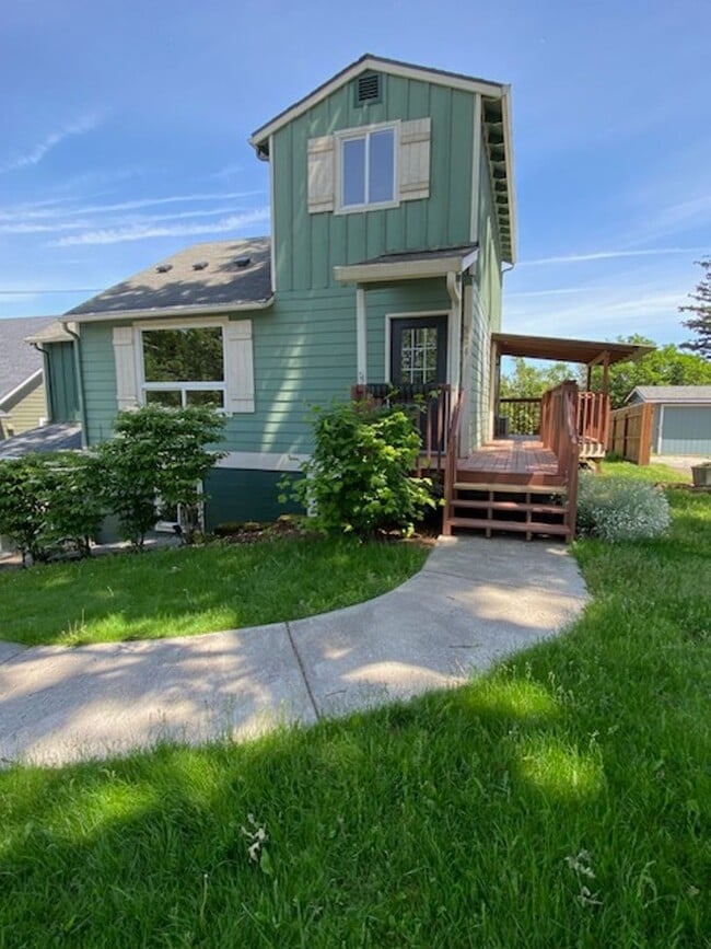 property at 524 NW Fargo St