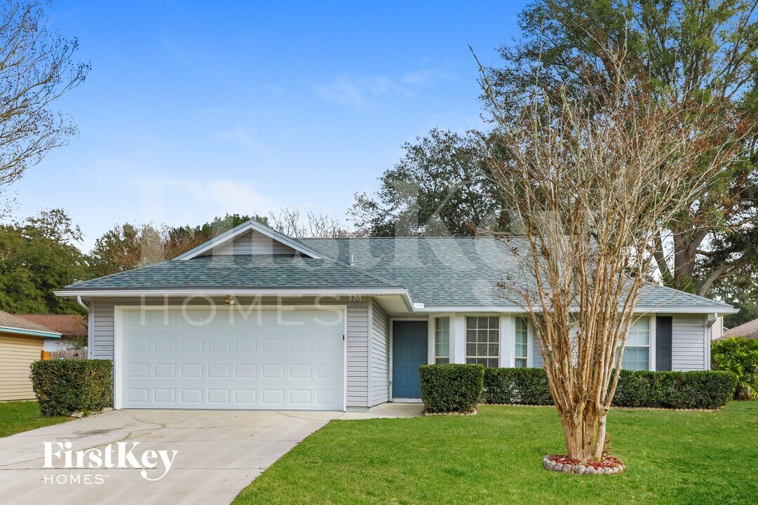 1255 Tahoe Ct in Orange Park, FL - Building Photo