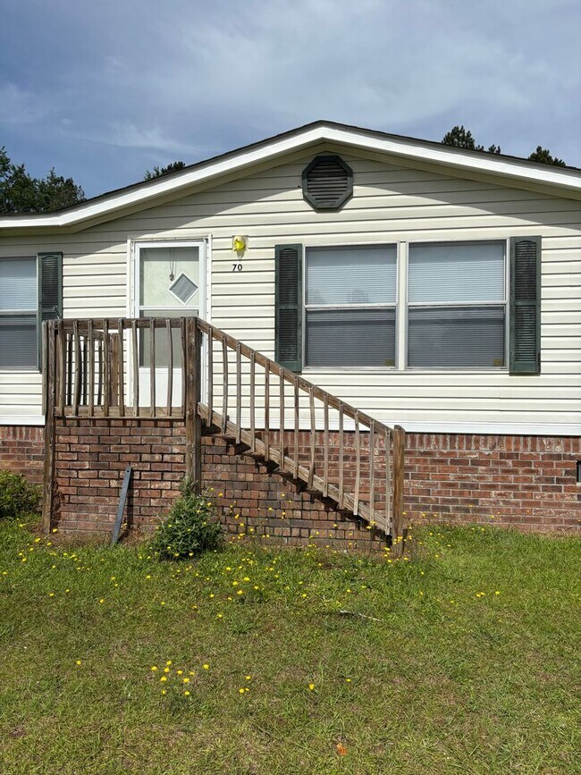 70 Kiwi Ct in Wedgefield, SC - Building Photo - Building Photo