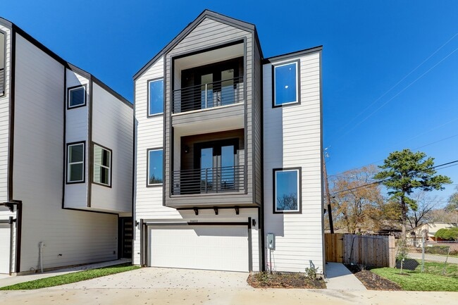 2203 Melody Ln in Houston, TX - Building Photo - Building Photo
