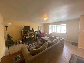 2021 Sierra Rd in Concord, CA - Building Photo - Building Photo