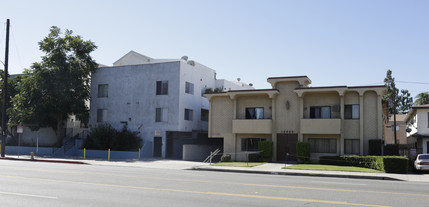 14800 Victory Blvd in Van Nuys, CA - Building Photo - Building Photo