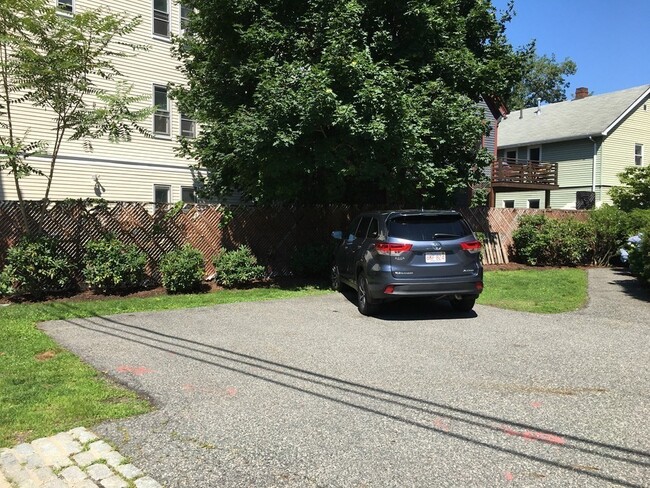 245 Beacon St in Somerville, MA - Building Photo - Building Photo