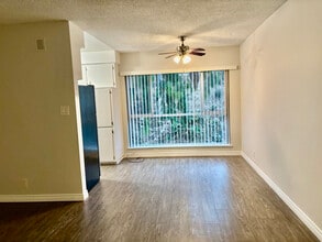 1595 E Chevy Chase Dr in Glendale, CA - Building Photo - Building Photo